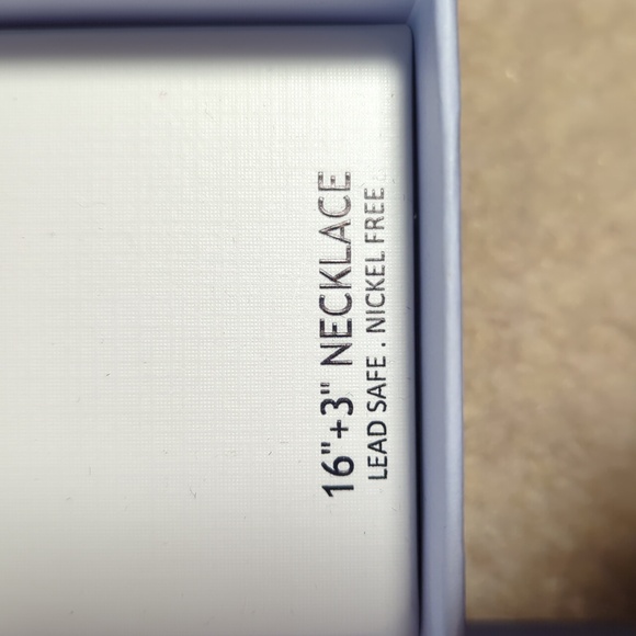 NWT House of Harlow necklace with ring. - Picture 4 of 4